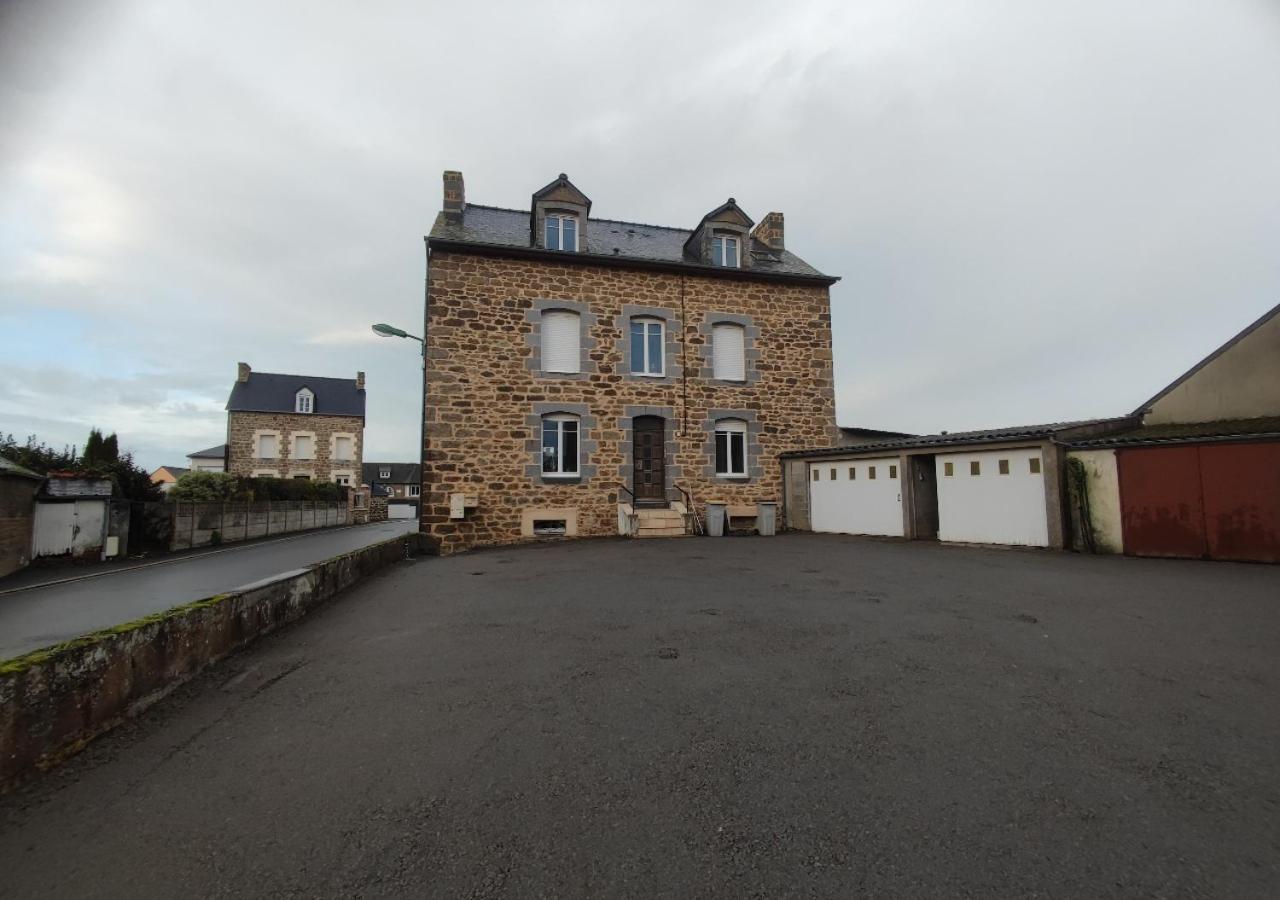 Le Petit Melorien Apartamento Saint-Méloir-des-Ondes Exterior foto